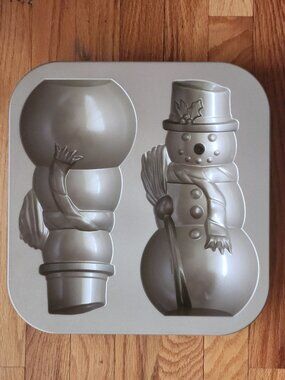 Williams Sonoma Snowman Cake Pan 3d